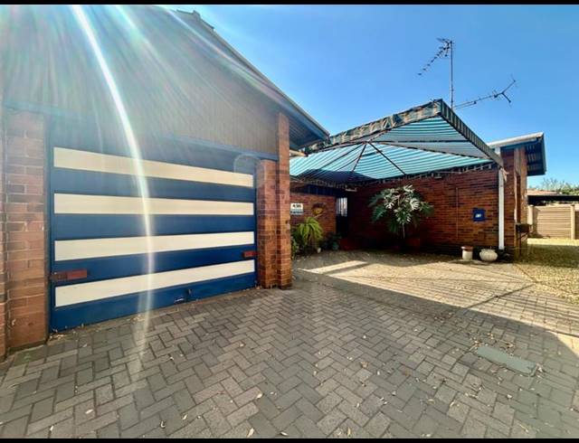 3 BEDROOM HOUSE FOR SALE IN VANDERBIJLPARK CW 5